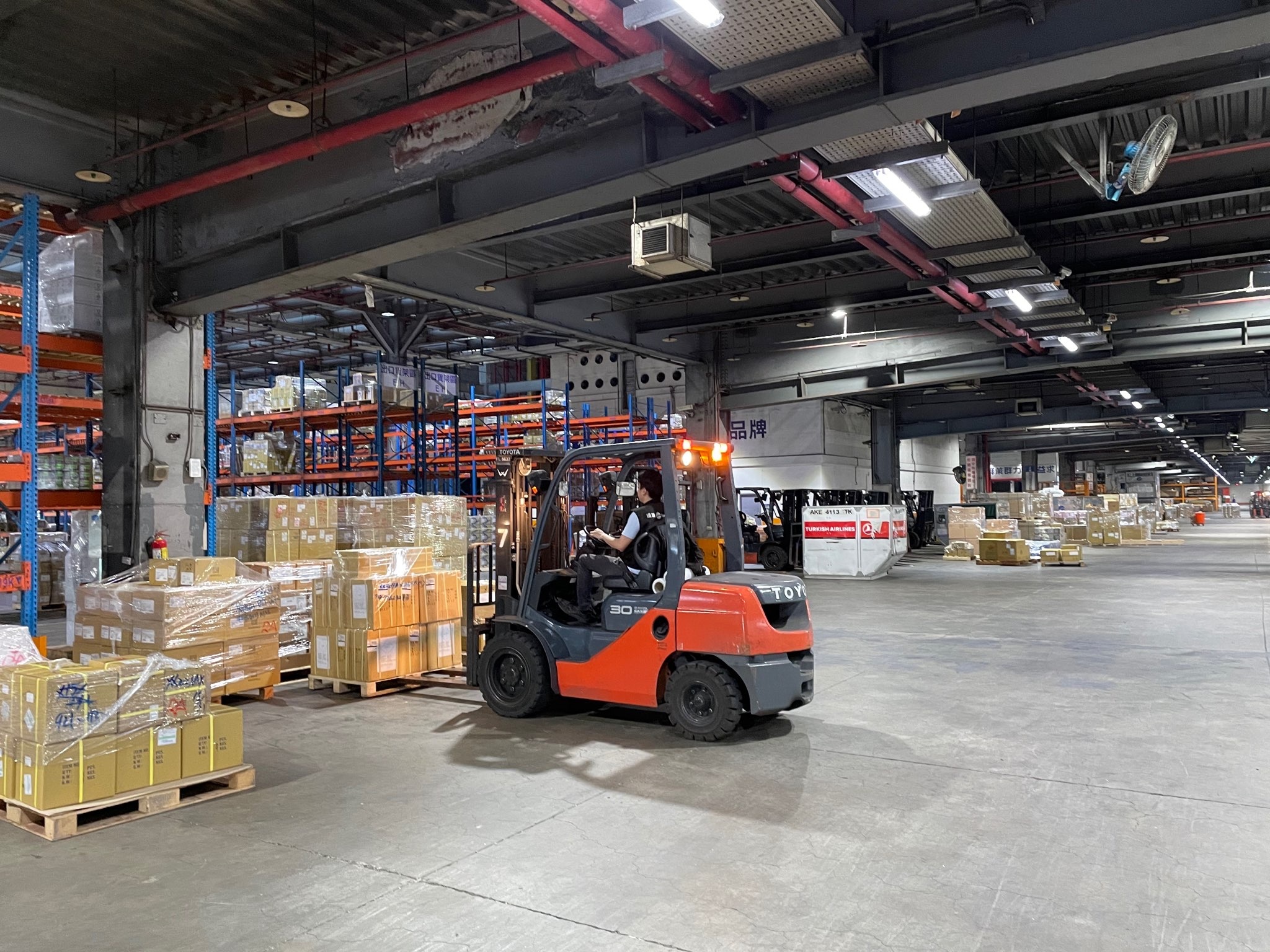 Dimerco Services_Contract Logistics_Bonded Warehousing-3 鼎天国际官方网站图片