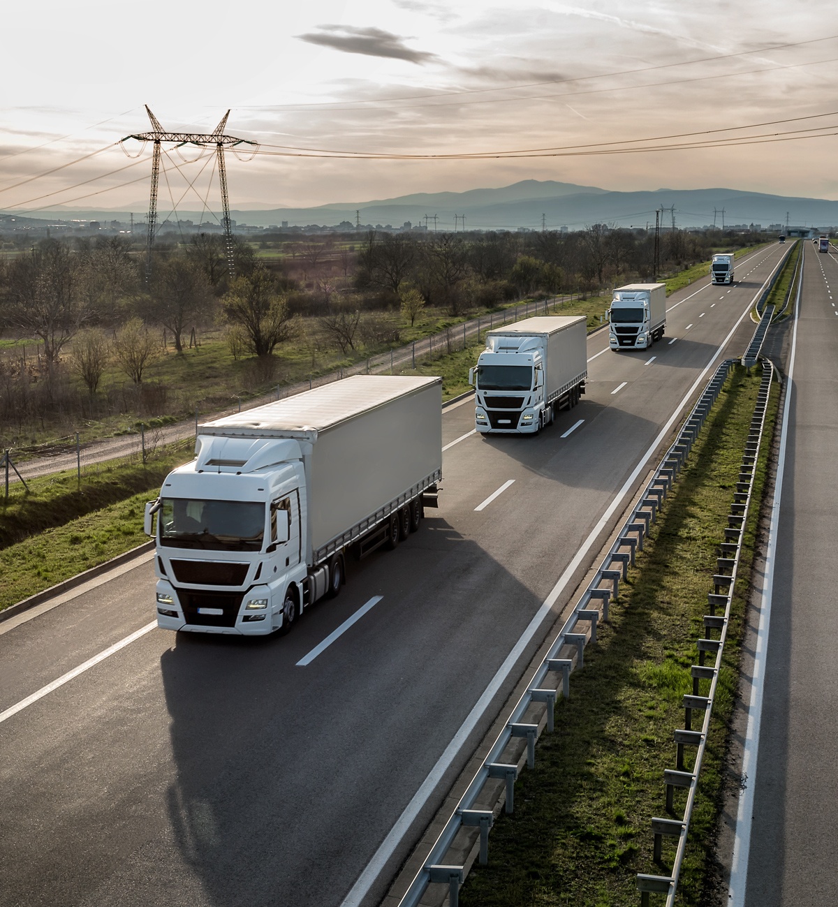 DinA-truck-cross-border-01 鼎天国际官方网站图片